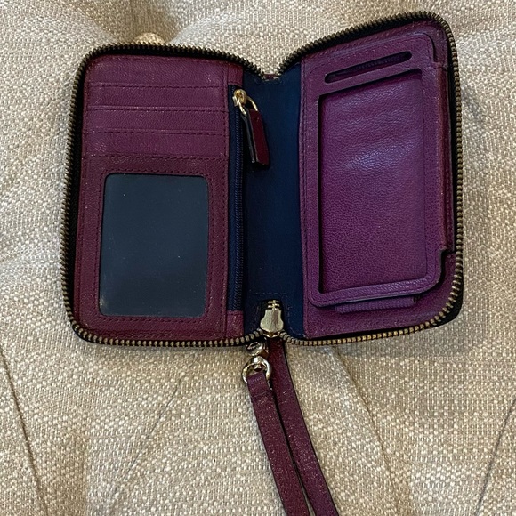 Juicy Couture Wristlet with phone holder slot - Picture 3 of 4